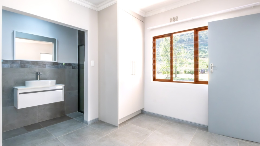 5 Bedroom Property for Sale in Sedgefield Central Western Cape